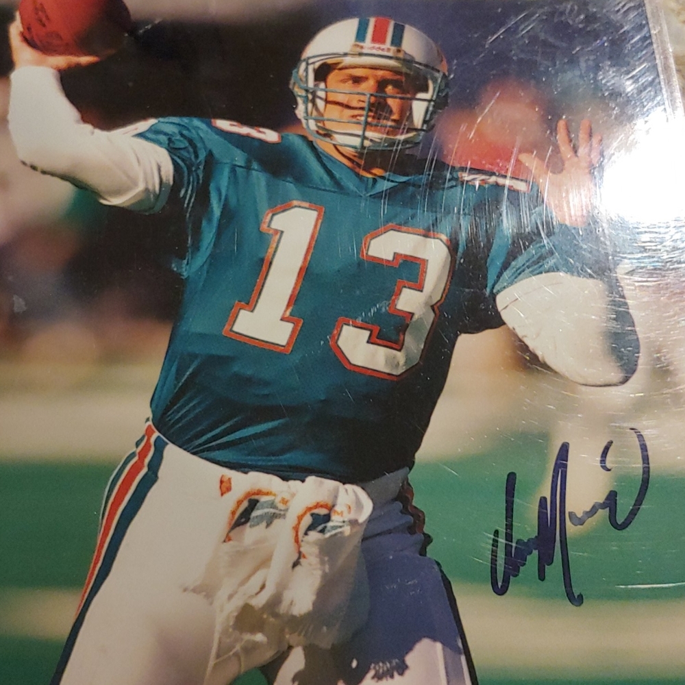 Dan Marino auto pict